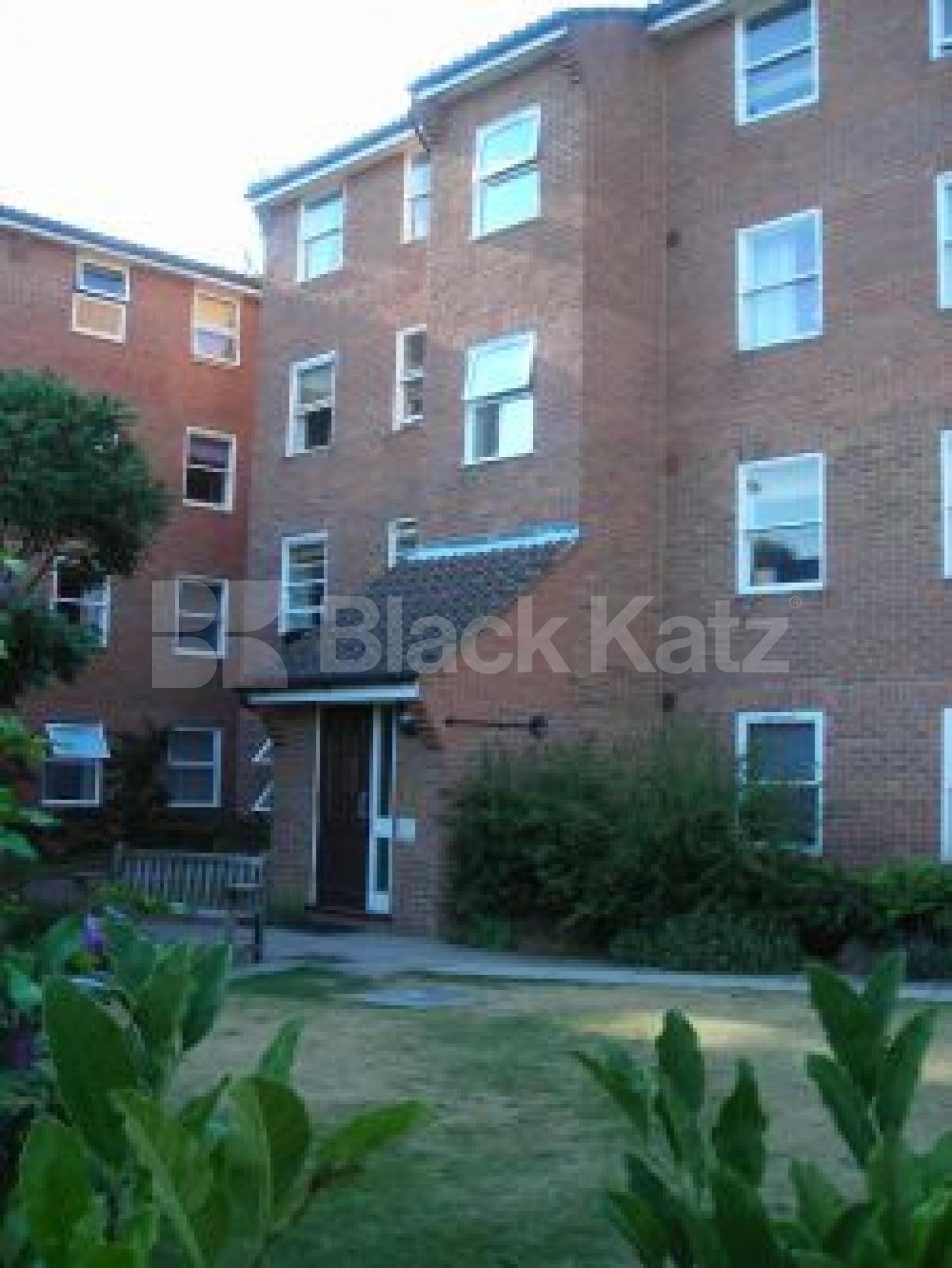 			2 Bedroom, 1 bath, 1 reception Flat			 Weaver Way, CAMDEN NW1 NW1